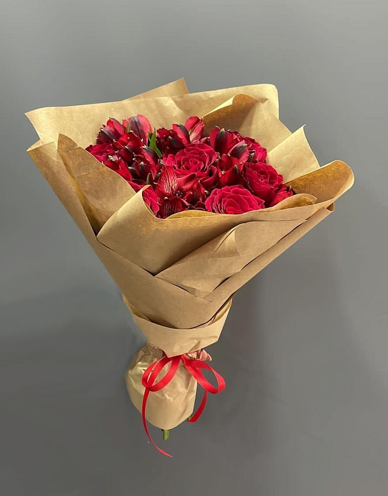 Букет цветов из: Альстромерии и Розы в Бирючах