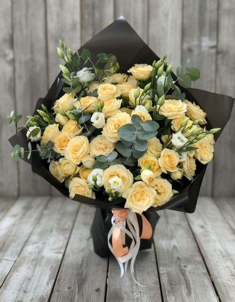 Букет цветов из: Розы и Лизиантусы в Бирючах