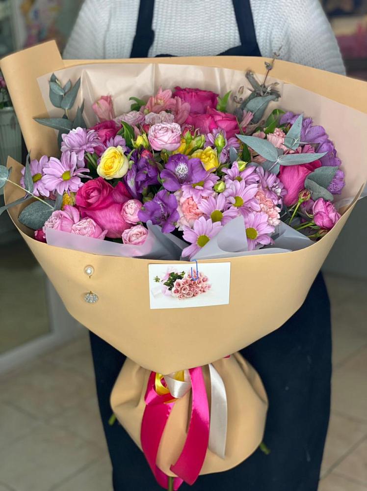 Букет цветов из: Хризантемы, Гвоздики и Альстромерии в Бирючах