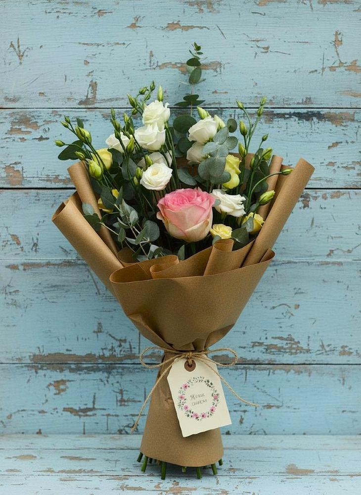 Букет цветов из: Розы и Лизиантусы в Бирючах