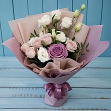Букет цветов из:  Розы и Лизиантусы в Бирючах
