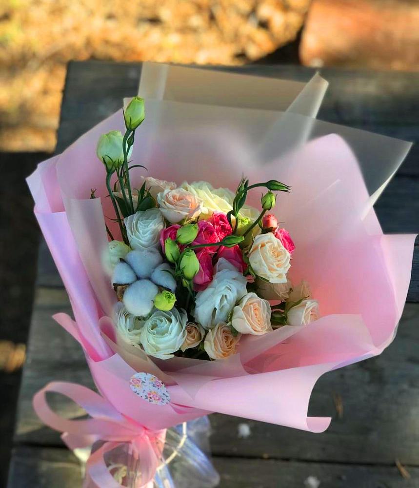 Букет цветов из: Розы и Лизиантусы в Бирючах