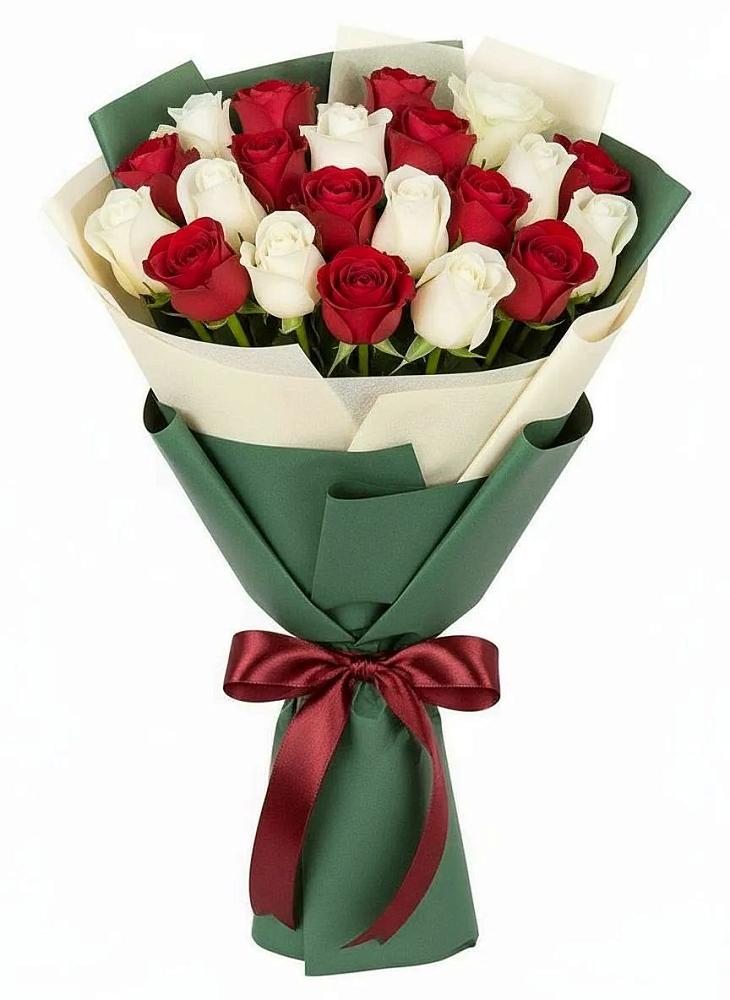 Букет Микс из красных и белых роз в Бирючах