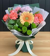 Букет цветов из:  Гвоздики, Розы, Герберы и Хризантемы в Бирючах