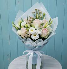 Букет цветов из:  Розы и Лизиантусы в Бирючах